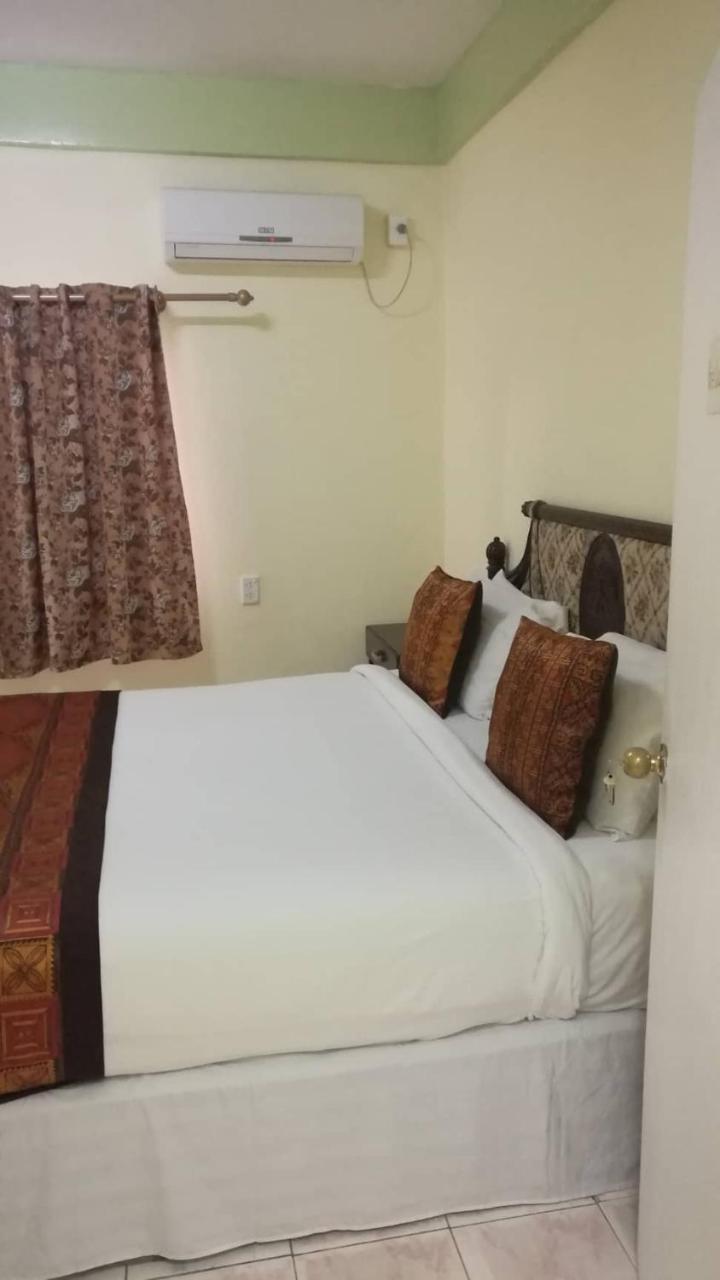 Malau Lodge ヌクアロファ エクステリア 写真