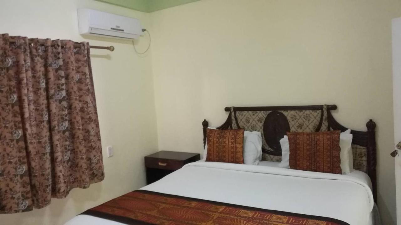 Malau Lodge ヌクアロファ エクステリア 写真